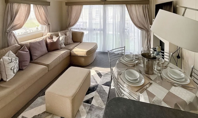 Colchester Cottage | 2 bedroom accommodation in Mersea Island, near Colchester