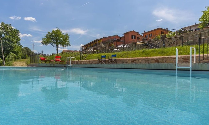 Laterina Apartment | Lovely apartment for 5 guests with pool, A/C, WIFI, TV and parking, close to Arezzo