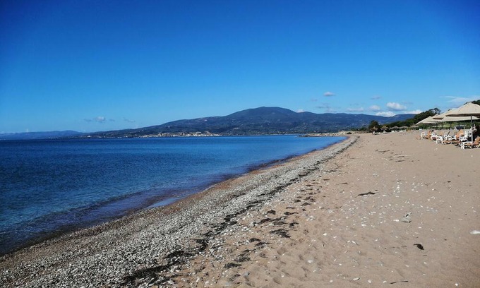 Raftis House | Spacious retreat with superb views and sucluded garden, 10 mins drive to beach.