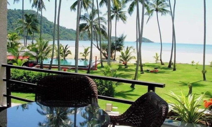 Klong Son House | 1 Bedroom Beachfront Apartment at Siam Royal View Resort