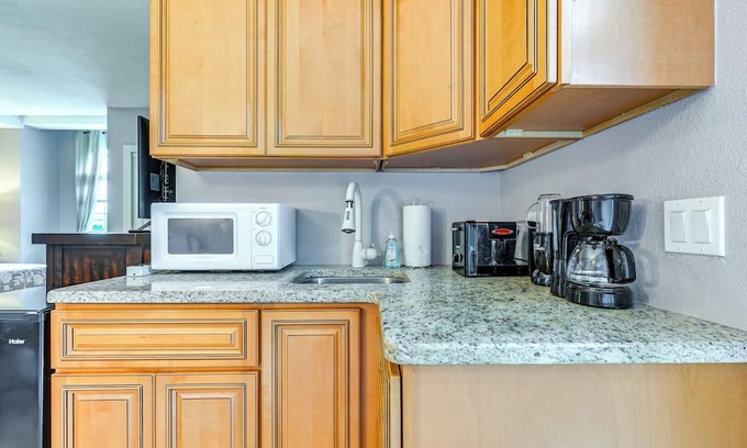 Keystone Apartment | Cozy Odessa Studio Rental, 9 Mi to Beach Park!