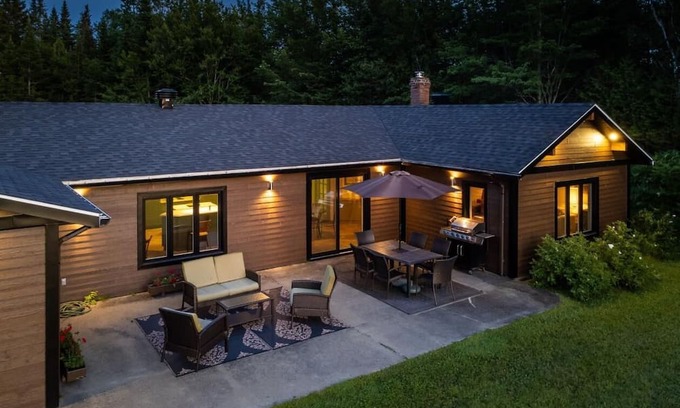 Stratford Ski Chalet | Chalet on the shores of Lake Aylmer with private dock and beach