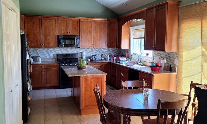 Hartford House | 2 story home on the outskirts of Hartford minutes from Women's US Open.