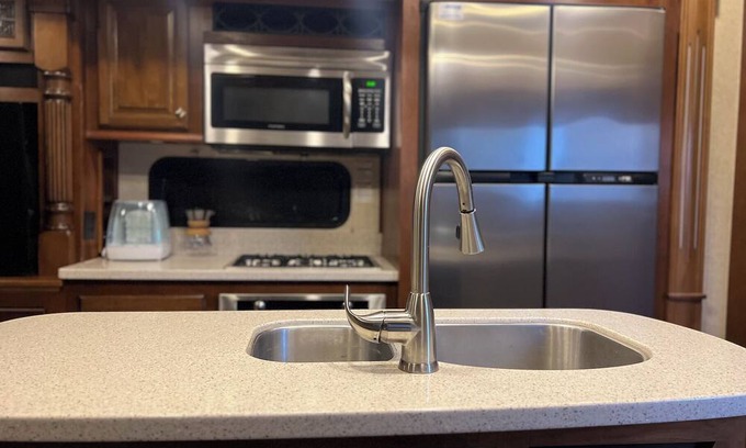 Prescott House | A few minutes from the historic downtown Prescott. Pet-friendly RV for 4.