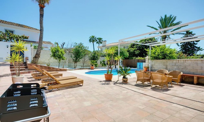 La Gaspara House | Holiday Home 'Chalet Calancha' with Mountain View, Wi-Fi and Air Conditioning