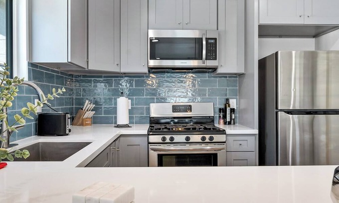 Artesia House | 3 Bedroom Corporate Suite in Artesia Central LA