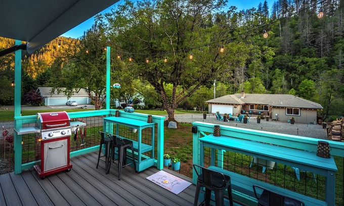 Douglas City House | TOWED'S TRINITY RIVER PAD