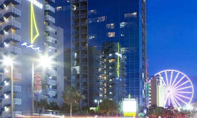 Downtown Myrtle Beach Resort | Myrtle Beach, SeaGlass Tower, Week of 4th of July, Deluxe 1 Bedroom, Sleeps 4