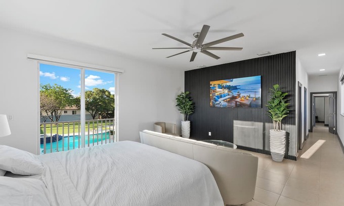 Tamiami House | Luxurious Mansion in Miami