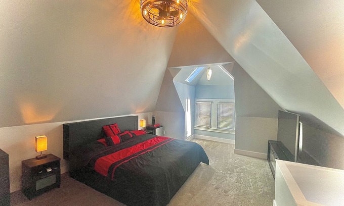 Bellevue House | Modern Victorian in Bellevue !