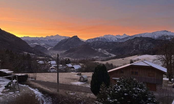Mieussy Ski Chalet | Magnifique Chalet Familial, Splendide vue sur le Mont-blanc - au Coeur des Alpes