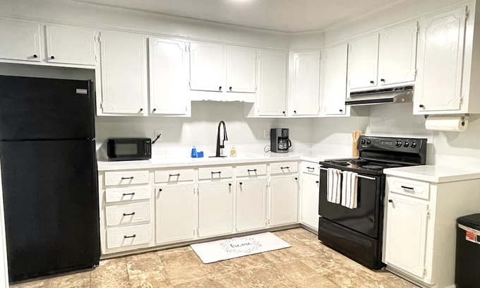 Ladson House | NEW WELL CENTERED 3BR HOME