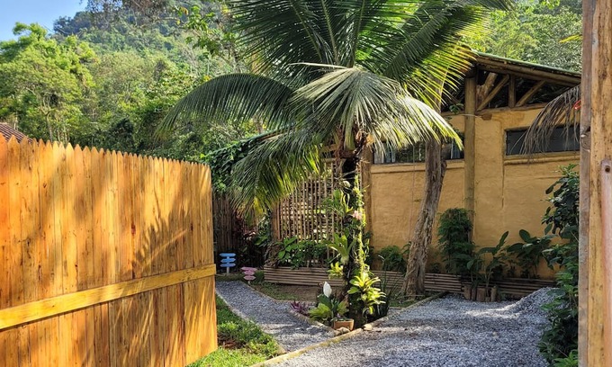 Mambucaba Cottage | Casa da Cachoeira 2, em Paraty, Somos pet Friendly