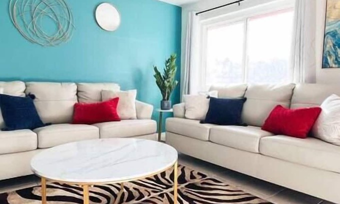 Sunrise Acres House | Comfy Duplex Home | Luxe Modern Family Friendly