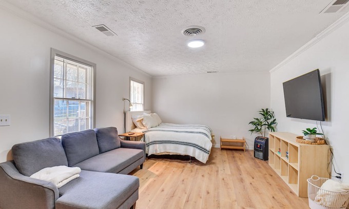 Watkinsville Apartment | Watkinsville Studio w/ EV Charger!