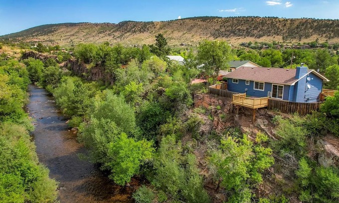 Lyons House | Saint Vrain Overlook