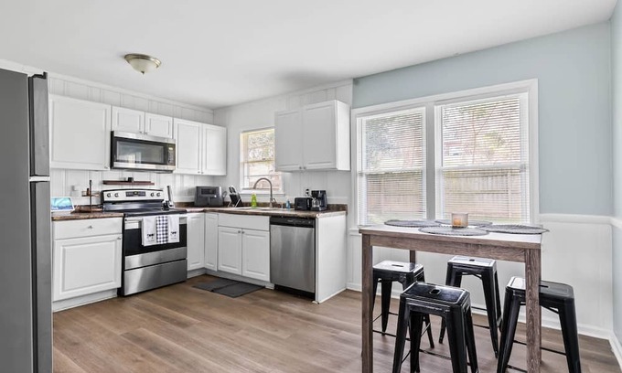 Fuquay-Varina House | Cozy Ranch Minutes from Downtown Raleigh w/Rentals cars.