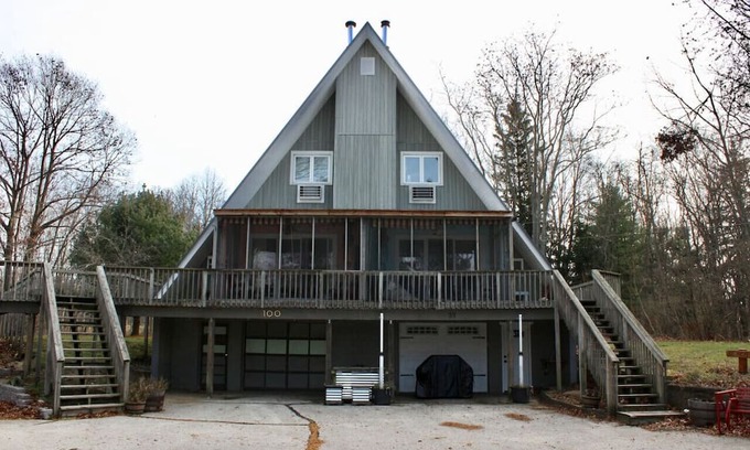 Stevensville House | Chalet on the Lake 100 w/ Beach Access, Pools, Sport Courts, Fishing Pond & more!