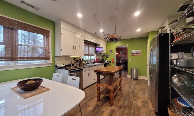 Algonquin House | House in quiet neighborhood, on the water, with large backyard