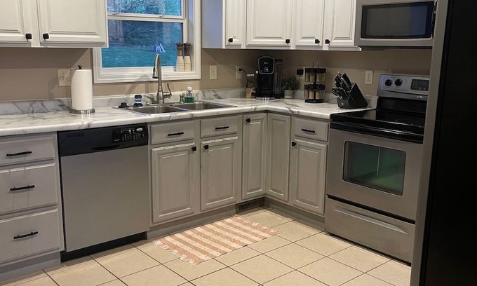 Cape Girardeau House | Great Home for Eclipse!!! 2 night min. sleeps 6 3 bed 3 bath