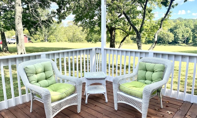 Norman Cottage | Beautiful property on the Caddo River. Fishing or floating is steps away.