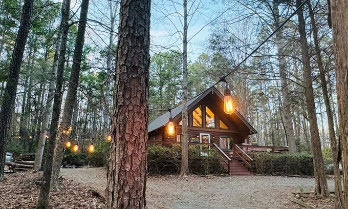Bynum Cabin | Log Cabin Family Woodland Escape