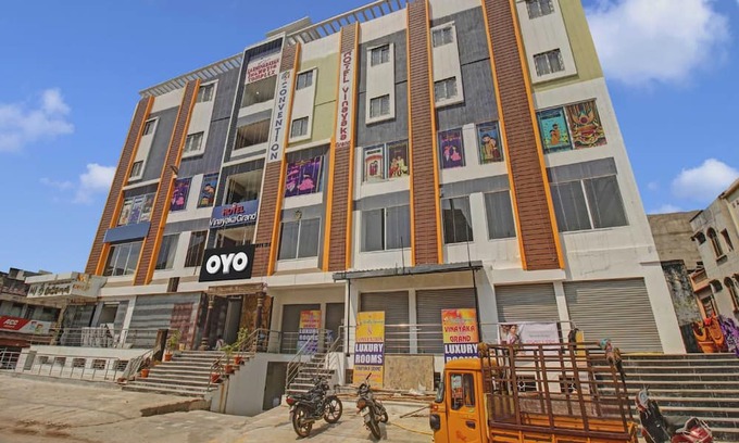 Warangal Hotel | Super OYO Collection O Vinayaka Luxury
