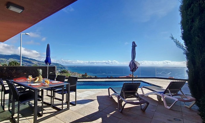 Prazeres House | Elísio do Mar by LovelyStay