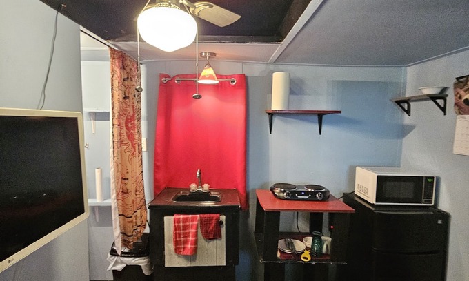 Bucks Apartment | TinyHome for One in a Quiet, Rural Setting near Mobile and Atmore