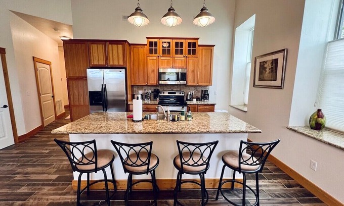 Helena Condo | Entire Luxury Condo: 4 downtown units