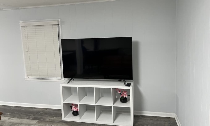 Monroe House | The Lighthouse~country living at its best!