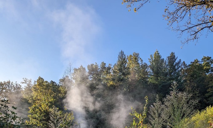 Brazil House | Morton Barn, 25 acres of woods, trails setting, 1.5 acres fishing pond