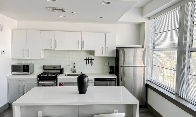 Downtown Springfield Apartment | Sleepover: Ideal 1BD/1BA - Downtown Springfield