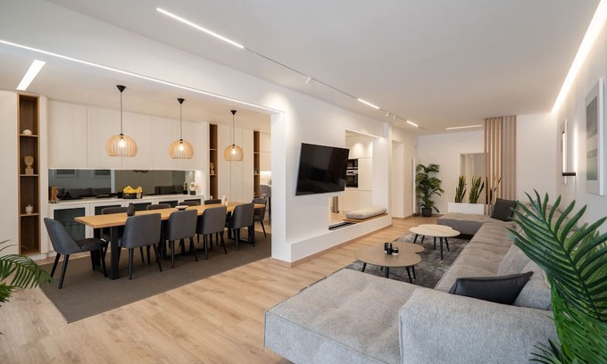 Kolonaki Apartment | Upscale Apartment in Kolonaki with Patio & Parking