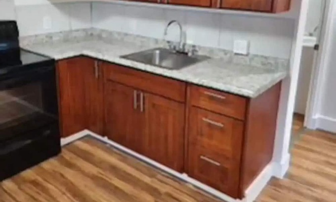 Pacific Heights Apartment | Studio 6. Very clean.