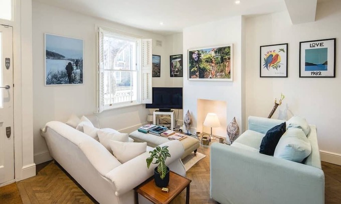 Queen's Park Cottage | Luxury 2BD Cottage stones throw from Notting Hill