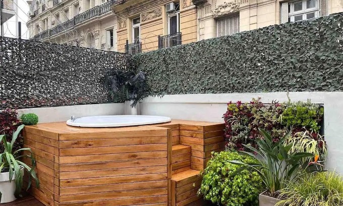 Floresta Apartment | One bedroom apt w/hottub near "Florida" St