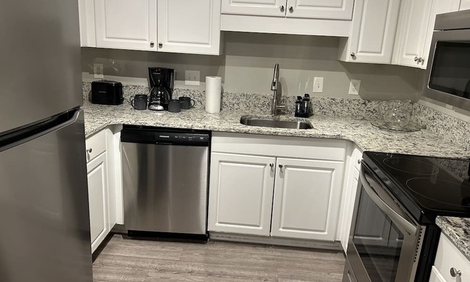 Burlington Apartment | Peaceful Two Bedroom Two Bath