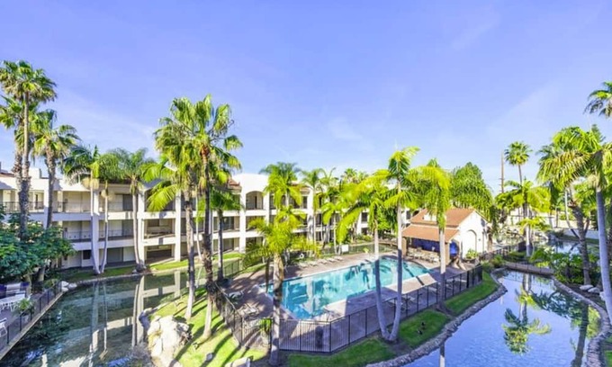 Fountain Valley Condo | Disney Den - 7 Miles From Disneyland and Beach Pet-Friendly! AC Washer and Dryer