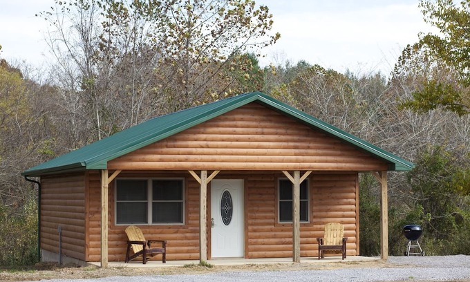 Equality Cabin | 2 BR Hot Tub Cabin- Closest Cabins to Garden of the Gods-Shawnee National Forest