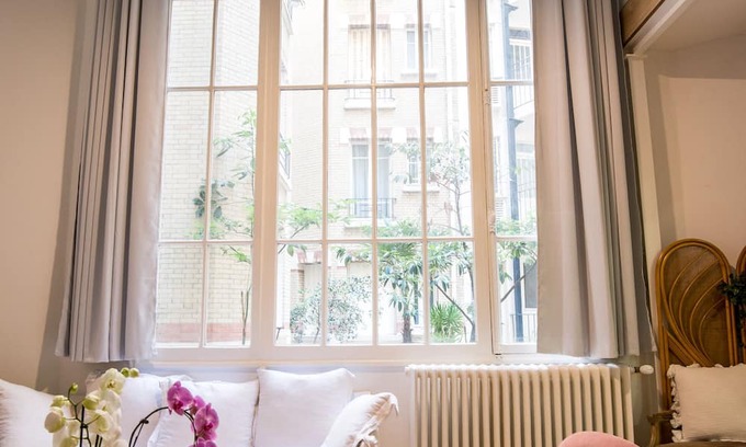 Grenelle Apartment | Holiday Apartment "Luxury Eiffel" with Private Terrace & Wi-Fi