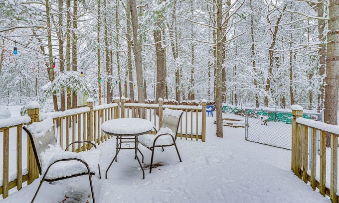 Baldwin Cabin | Charming Baldwin Cabin w/Fenced Yard + Fire Pit!