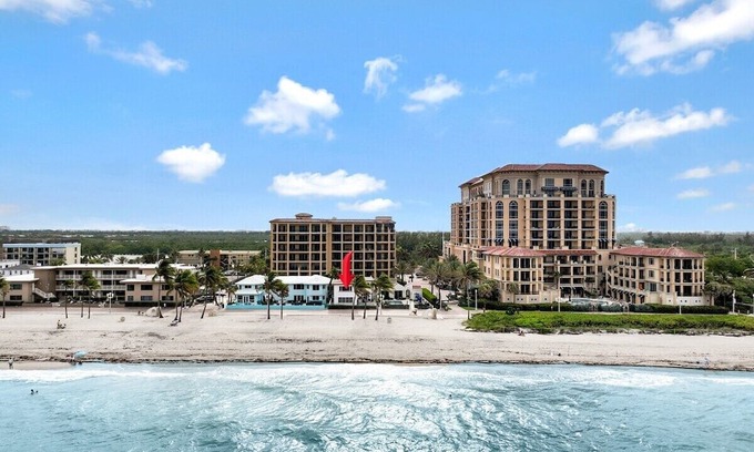 Hallandale Beach Villa | Cozy 3-Bedroom House-13min from the beach