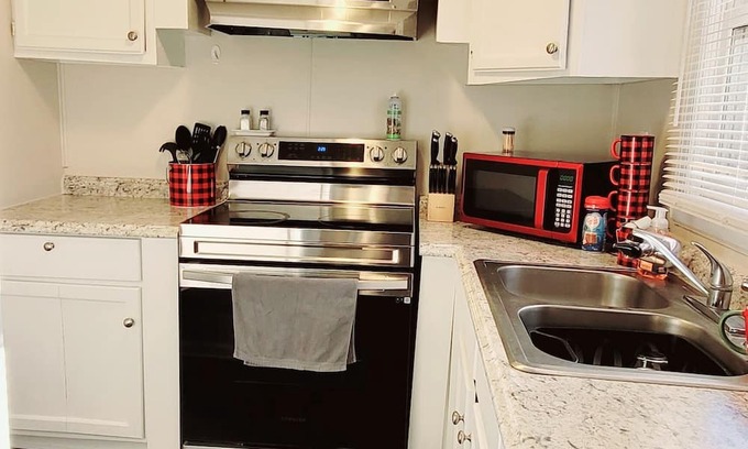 Cameron Cottage | Whistling Pines Cottage