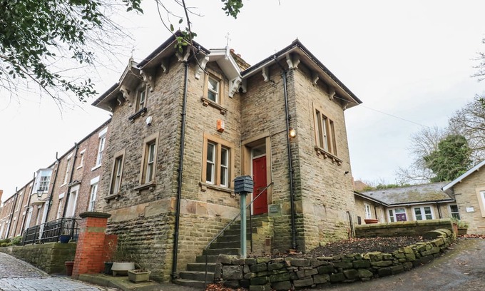 Durham Cottage | LEAZES COTTAGE, family friendly, with a garden in Durham