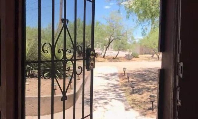 Tombstone Cabin | 1882 Miner's cabin behind Tombstone Brewery