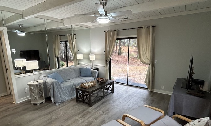 LaGrange Cottage | Peaceful Lake House. Dock, Kayaks, Firepit, Hammock