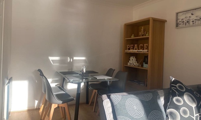 Shrewsbury Villa | Immaculate 2-Bed Villa in Shrewsbury