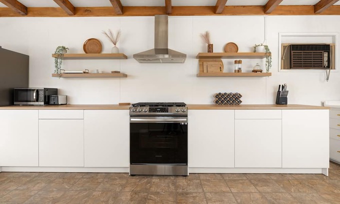 Morongo Valley House | Private and secluded desert cabin with views. Close to JTNP and Pioneertown