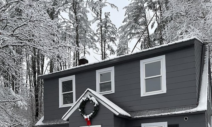 Cavendish House | New England Cape - 10 Minutes from Okemo